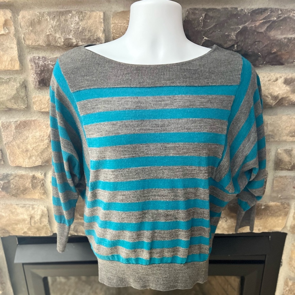 Casual loft top .